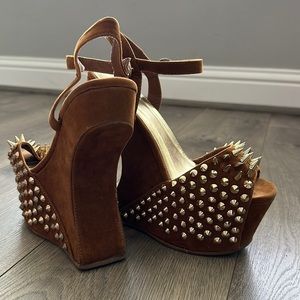Women’s Spiked Heeless Heels